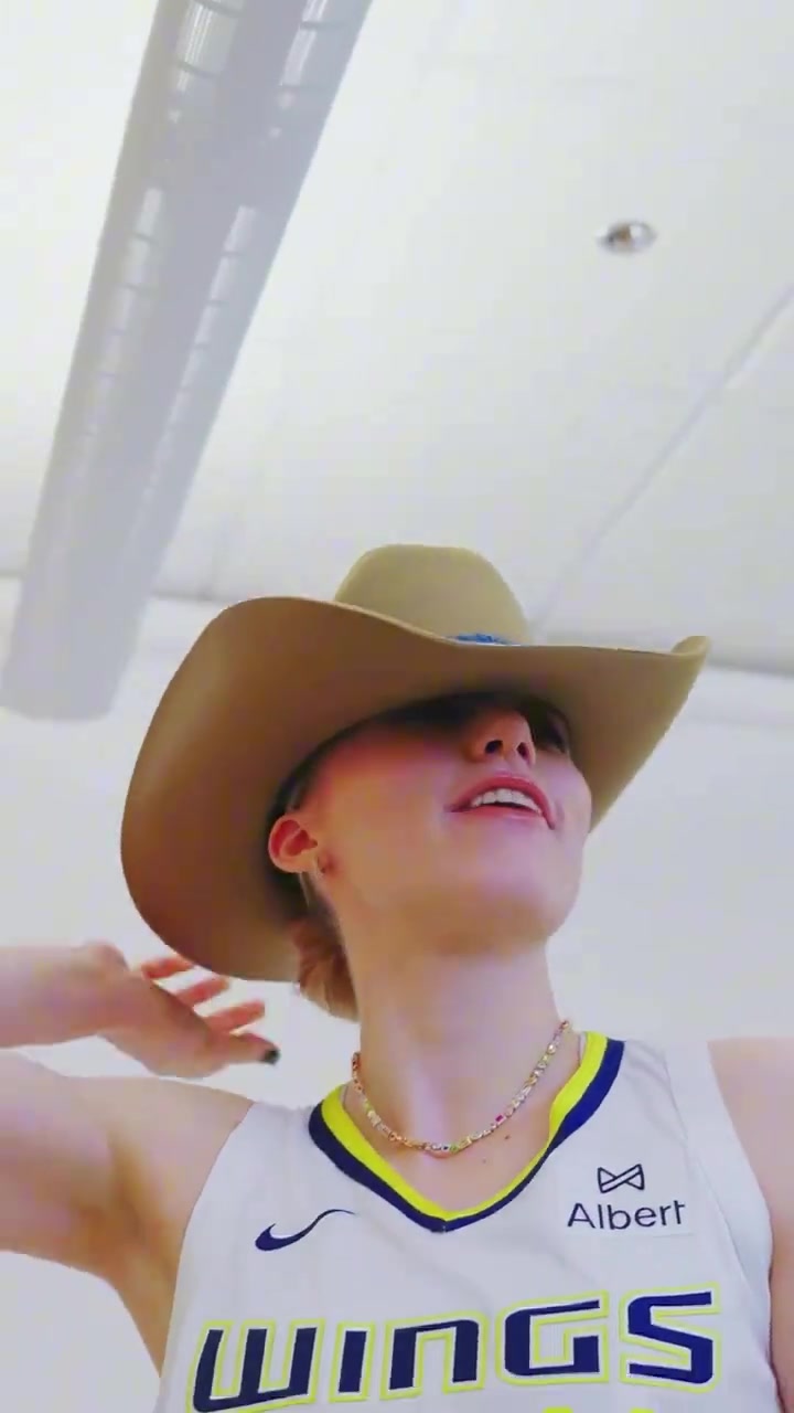 WNBA新科狀元佩奇化身女牛仔真是又美又能打呀
