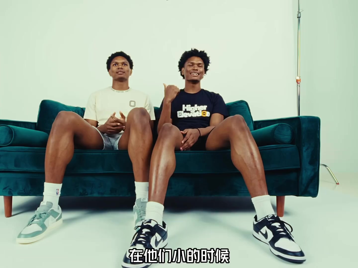 原來(lái)湯普森兄弟故事這么勵(lì)志阿門講述兄弟倆小時(shí)候許愿板的故事