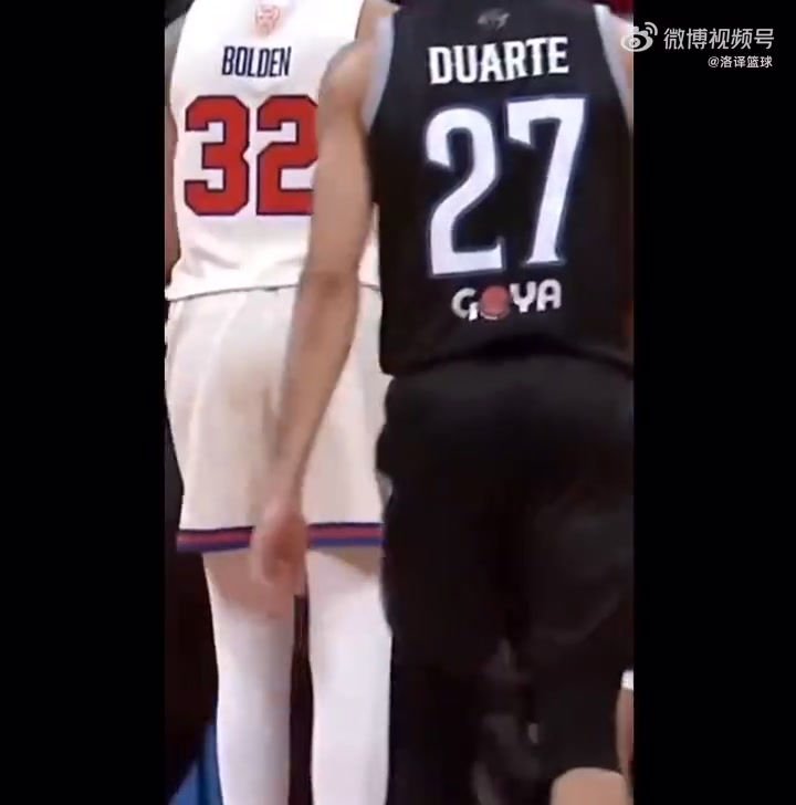大打出手NBA冠軍中鋒麥基與1米83波多黎各小后衛(wèi)爆發(fā)沖突