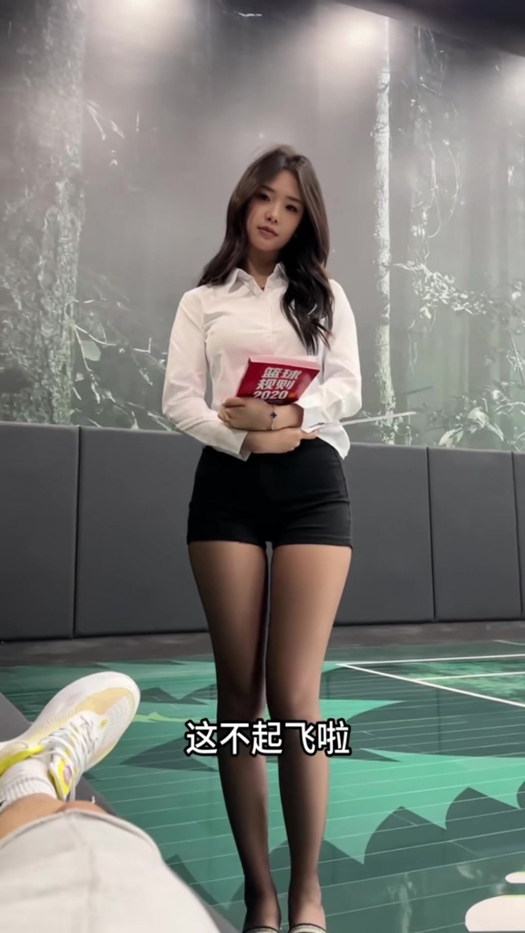 也就是椰子懷孕了周楷恒舍得這么頂的老婆出國吃苦試訓